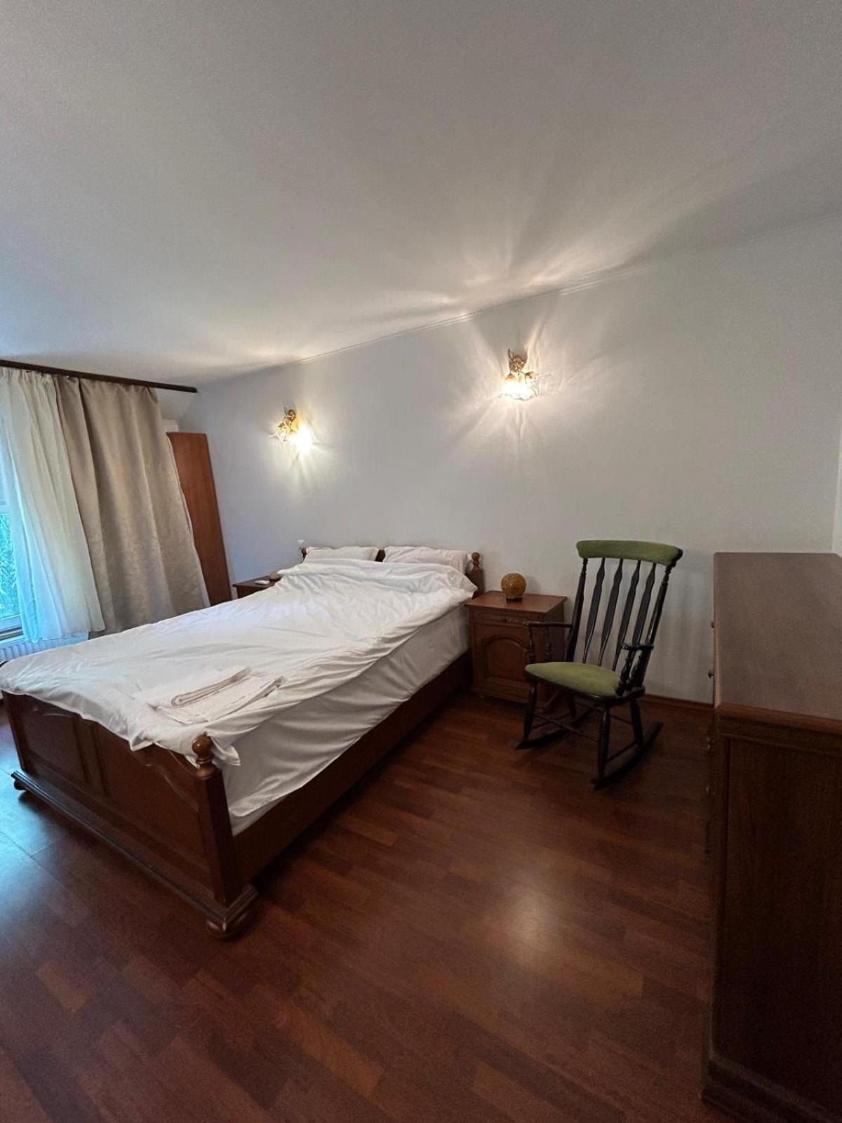 Vila De Inchiriat Aproape De Therme Балотещи Екстериор снимка